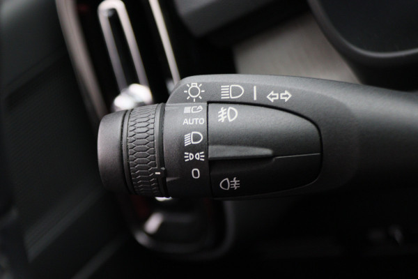 Volvo XC40 1.5 T4 Recharge Inscription Leer, Pilot Assist, Camera, Apple Carplay, Keyless, LED, 19"