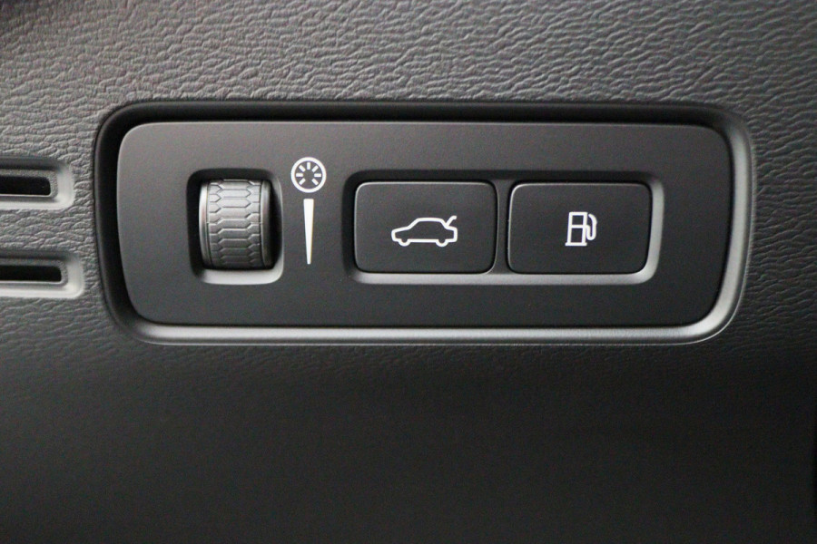 Volvo XC40 1.5 T4 Recharge Inscription Leer, Pilot Assist, Camera, Apple Carplay, Keyless, LED, 19"