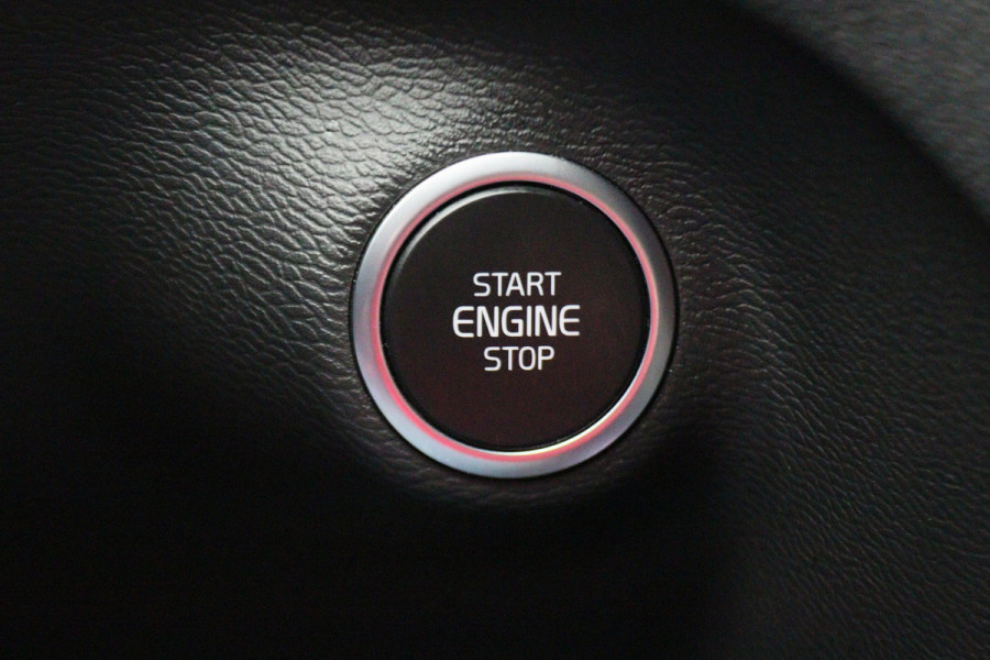 Volvo XC40 1.5 T4 Recharge Inscription Leer, Pilot Assist, Camera, Apple Carplay, Keyless, LED, 19"