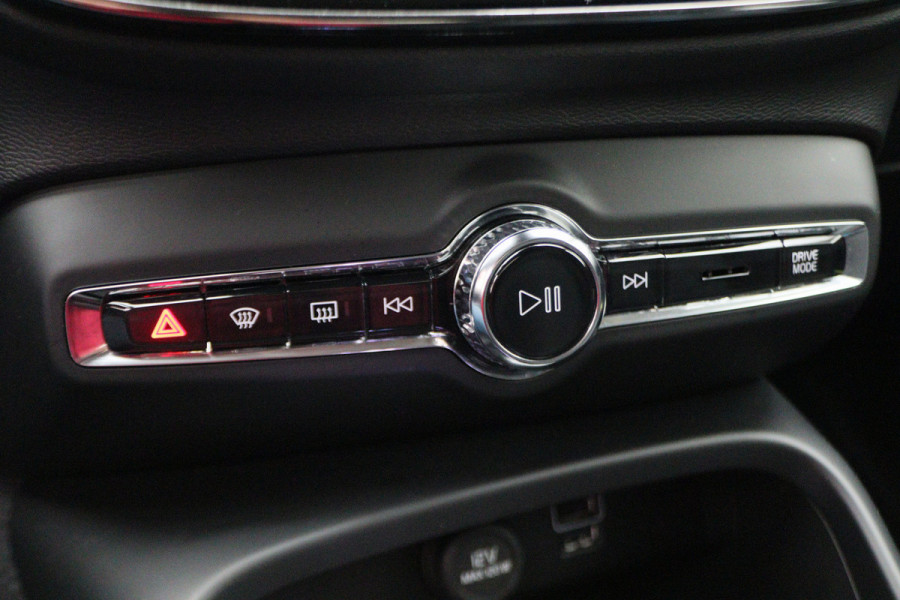 Volvo XC40 1.5 T4 Recharge Inscription Leer, Pilot Assist, Camera, Apple Carplay, Keyless, LED, 19"