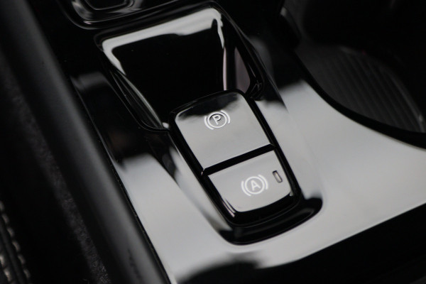 Volvo XC40 1.5 T4 Recharge Inscription Leer, Pilot Assist, Camera, Apple Carplay, Keyless, LED, 19"