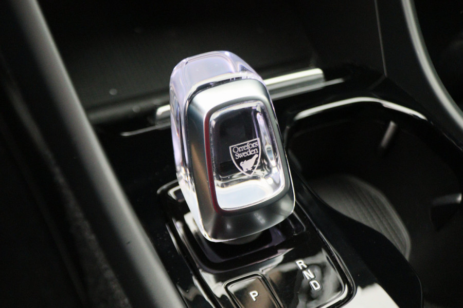 Volvo XC40 1.5 T4 Recharge Inscription Leer, Pilot Assist, Camera, Apple Carplay, Keyless, LED, 19"