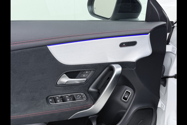 Mercedes-Benz CLA-Klasse Shooting Brake 250 e AMG Line | Pano 360 Camera Sfeer Night