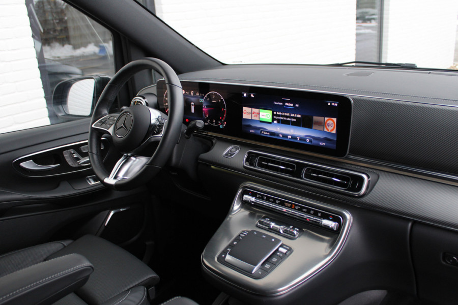 Mercedes-Benz V-Klasse 300d / XXL / 4-matic / DC / AMG / Luchtvering / Burmester / Elec Stoelen / Vol Opties / NIEUWSTAAT