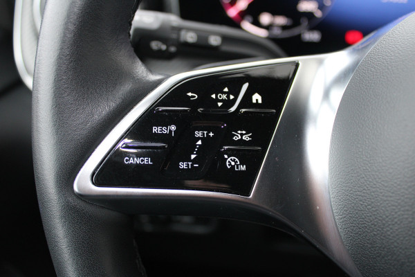 Mercedes-Benz V-Klasse 300d / XXL / 4-matic / DC / AMG / Luchtvering / Burmester / Elec Stoelen / Vol Opties / NIEUWSTAAT