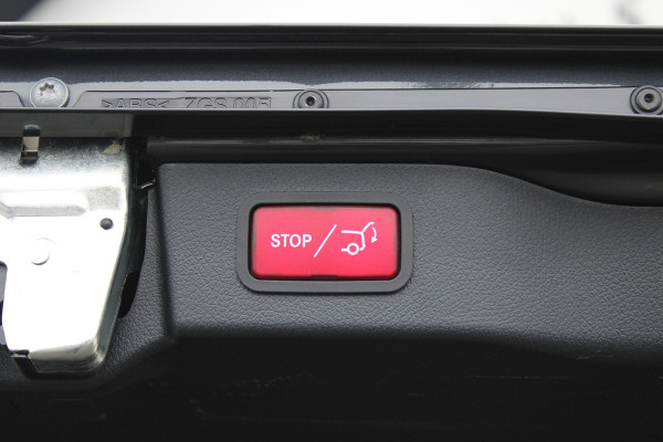 Mercedes-Benz V-Klasse 300d / XXL / 4-matic / DC / AMG / Luchtvering / Burmester / Elec Stoelen / Vol Opties / NIEUWSTAAT