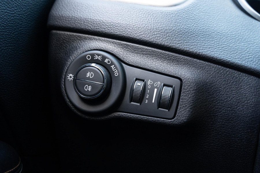 Jeep Compass 1.4 MultiAir Longitude Navi trekhaak NL auto