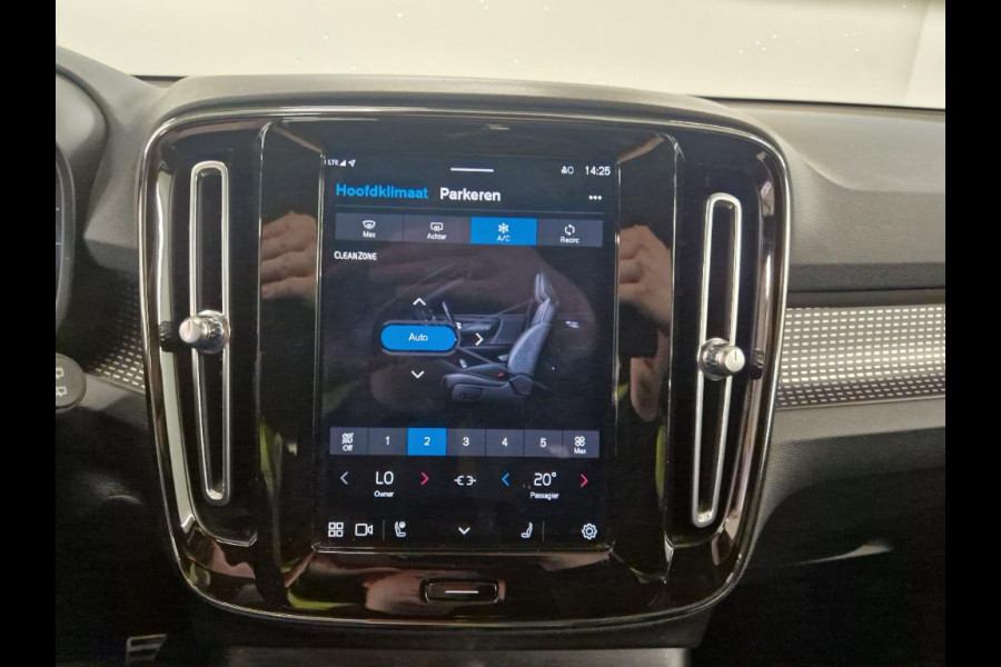Volvo XC40 Recharge P8 AWD R-Design Carplay Adapt.Cruis Stoelverw. Elektr a.klep
