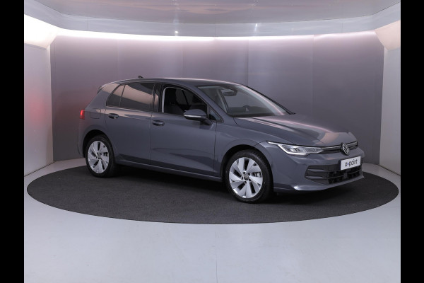 Volkswagen Golf 1.5 eHybrid Life Edition 204 pk Automaat (DSG) | Verlengde garantie | Navigatie via App | Parkeersensoren (Park assist) | Achteruitrijcamera | Stoelverwarming |
