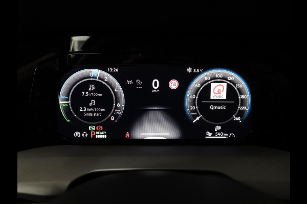 Volkswagen Golf 1.5 eHybrid Life Edition 204 pk Automaat (DSG) | Verlengde garantie | Navigatie via App | Parkeersensoren (Park assist) | Achteruitrijcamera | Stoelverwarming |