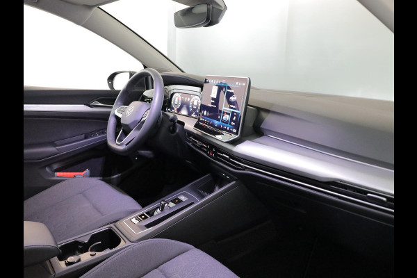 Volkswagen Golf 1.5 eHybrid Life Edition 204 pk Automaat (DSG) | Verlengde garantie | Navigatie via App | Parkeersensoren (Park assist) | Achteruitrijcamera | Stoelverwarming |