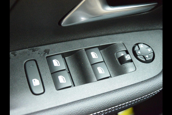 Opel Mokka Electric GS 54 kWh NAVIGATIE | CARPLAY | WINTERPAKKET | ACHTERUITRIJCAMERA MET SENSOREN | E.C.C. | UIT VOORRAAD LEVERBAAR