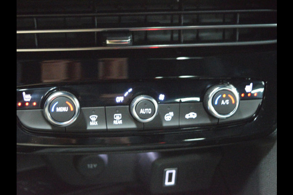 Opel Mokka Electric GS 54 kWh NAVIGATIE | CARPLAY | WINTERPAKKET | ACHTERUITRIJCAMERA MET SENSOREN | E.C.C. | UIT VOORRAAD LEVERBAAR