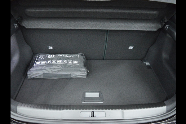 Opel Mokka Electric GS 54 kWh NAVIGATIE | CARPLAY | WINTERPAKKET | ACHTERUITRIJCAMERA MET SENSOREN | E.C.C. | UIT VOORRAAD LEVERBAAR