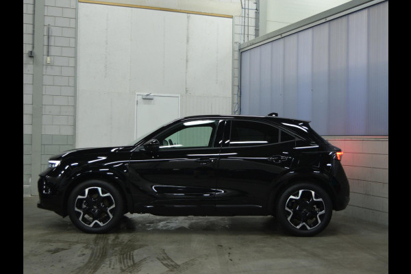 Opel Mokka Electric GS 54 kWh NAVIGATIE | CARPLAY | WINTERPAKKET | ACHTERUITRIJCAMERA MET SENSOREN | E.C.C. | UIT VOORRAAD LEVERBAAR