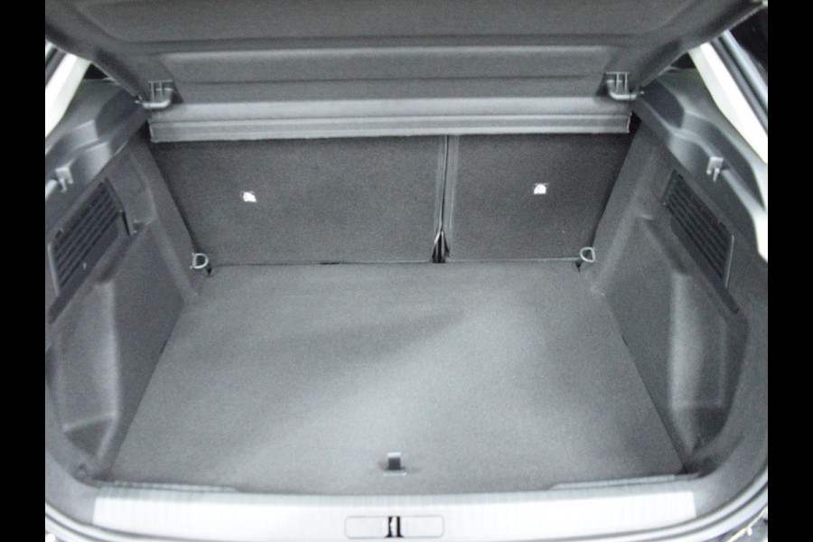 Citroën C4 1.2 Hybrid 145pk Collection CAMERA MET SENSOREN | NAVI & CARPLAY | E.C.C. | STOELVERWARMING | UIT VOORRAAD LEVERBAAR