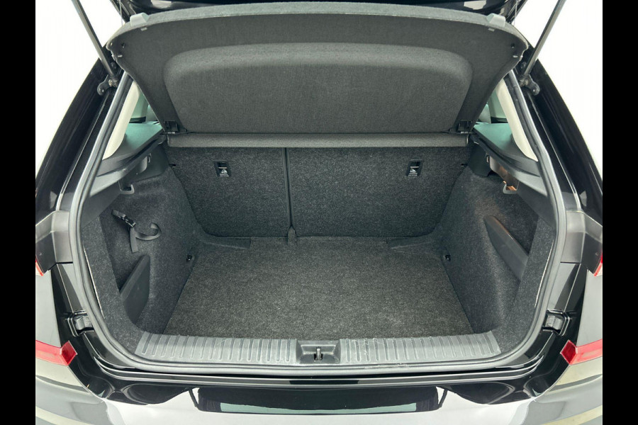 Škoda Kamiq 1.0 TSI Business Edition DSG | Navigatie | Climate control | Cruise control | LED | Keyless | Achteruitrijcamera | Parkeersensoren | Apple Carplay/ Android Auto | Radio