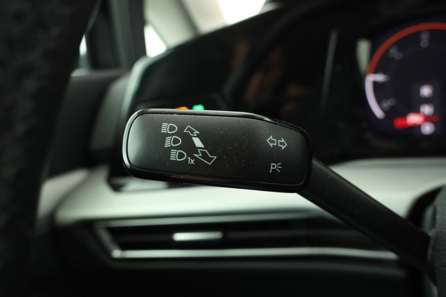 Volkswagen GOLF Variant 2.0 TDI Life Business Automaat, Navigatie, Digital dash