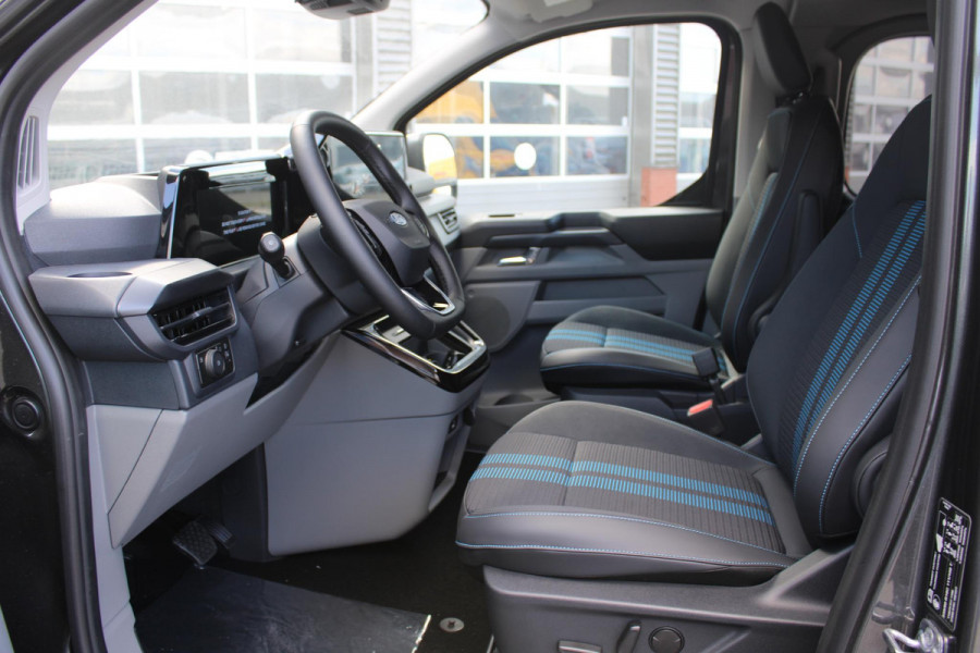 Ford Transit Custom 320 2.5 PHEV L2H1 Sport DC | 233pk |  Dubbele Cabine | Dubbele zijschuifdeur | Inklapbare trekhaak | 19 inch lichtmetalen Sport velgen (mat zwart) | Verwarmbaar stuurwiel | Navigatie systeem
