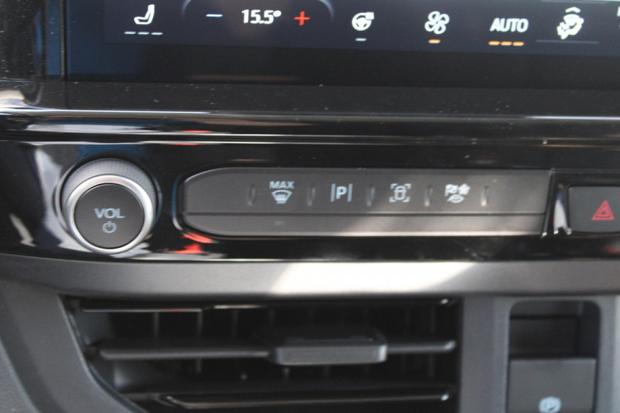 Ford Transit Custom 320 2.5 PHEV L2H1 Sport DC | 233pk |  Dubbele Cabine | Dubbele zijschuifdeur | Inklapbare trekhaak | 19 inch lichtmetalen Sport velgen (mat zwart) | Verwarmbaar stuurwiel | Navigatie systeem