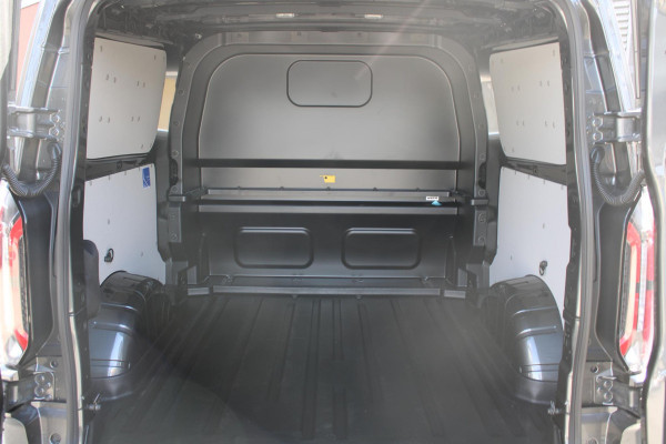 Ford Transit Custom 320 2.5 PHEV L2H1 Sport DC | 233pk |  Dubbele Cabine | Dubbele zijschuifdeur | Inklapbare trekhaak | 19 inch lichtmetalen Sport velgen (mat zwart) | Verwarmbaar stuurwiel | Navigatie systeem