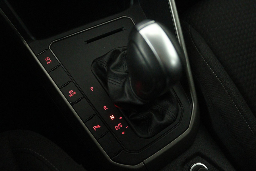 Volkswagen Polo 1.0 TSI Comfortline Business (ACHTERUITRIJCAMERA, NAVIGATIE CARPLAY, PARKEERSENSOREN, CRUISE CONTROL ADAPTIEF)