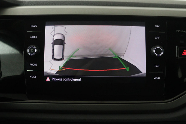 Volkswagen Polo 1.0 TSI Comfortline Business (ACHTERUITRIJCAMERA, NAVIGATIE CARPLAY, PARKEERSENSOREN, CRUISE CONTROL ADAPTIEF)