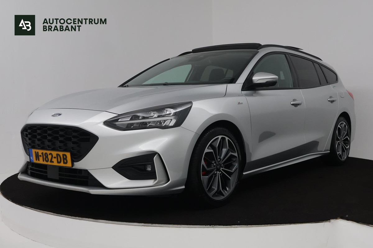 Ford FOCUS Wagon 1.0 EcoBoost Hybrid Vignale (PANORAMADAK, STOEL/STUUR VERWARMING, ACHTERUITRIJCAMERA, LANE-ASSIST)
