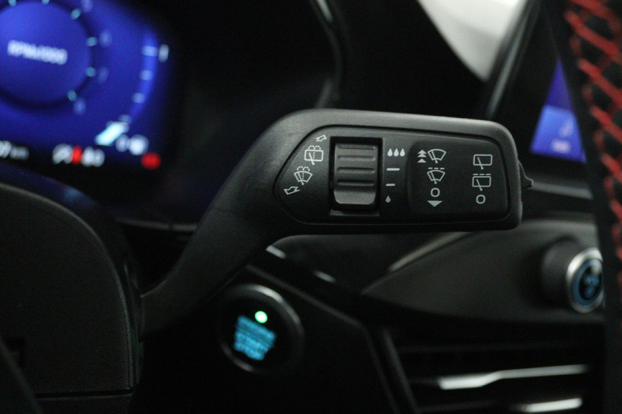 Ford FOCUS Wagon 1.0 EcoBoost Hybrid Vignale (PANORAMADAK, STOEL/STUUR VERWARMING, ACHTERUITRIJCAMERA, LANE-ASSIST)