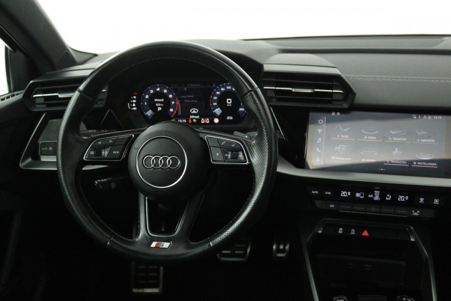 Audi A3 Sportback 30 TFSI S edition (PANORAMADAK, LANE-ASSIST, CRUISE CONTROL, PARKEERSENSOREN, NAVIGATIE)