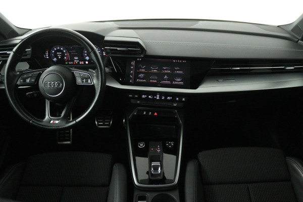Audi A3 Sportback 30 TFSI S edition (PANORAMADAK, LANE-ASSIST, CRUISE CONTROL, PARKEERSENSOREN, NAVIGATIE)