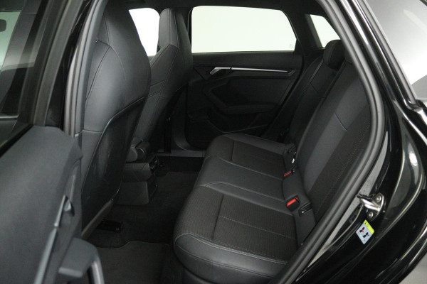 Audi A3 Sportback 30 TFSI S edition (PANORAMADAK, LANE-ASSIST, CRUISE CONTROL, PARKEERSENSOREN, NAVIGATIE)