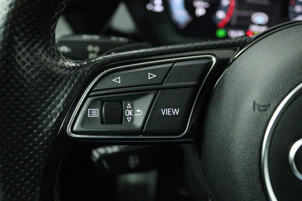 Audi A3 Sportback 30 TFSI S edition (PANORAMADAK, LANE-ASSIST, CRUISE CONTROL, PARKEERSENSOREN, NAVIGATIE)
