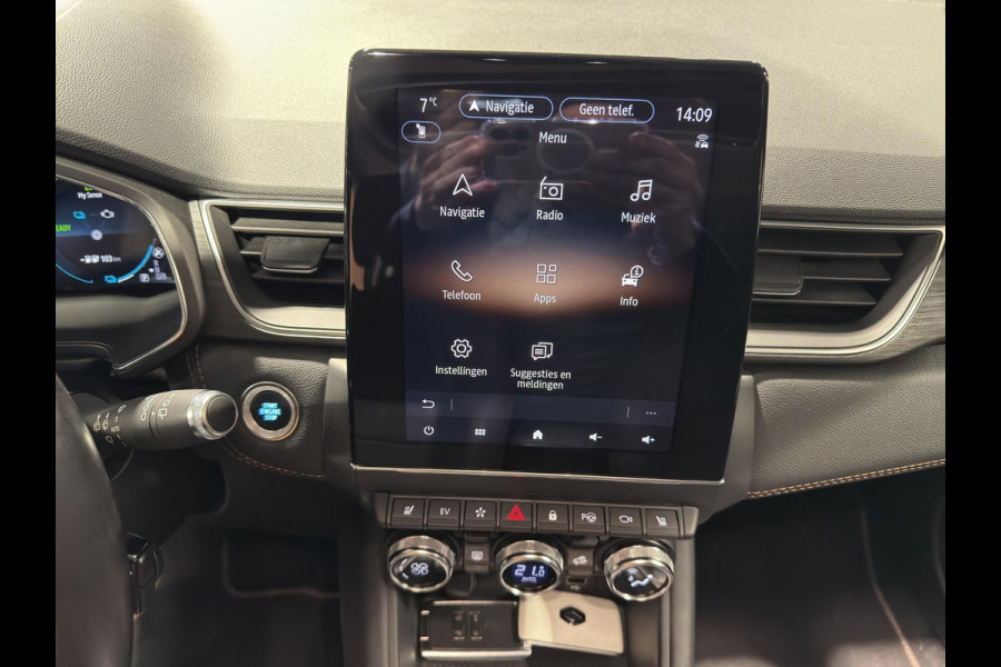 Renault Captur E-TECH Plug-in Hybrid Initiale Panoramadak | Leder | Bose | 360 Camera | Two Tone Dak |