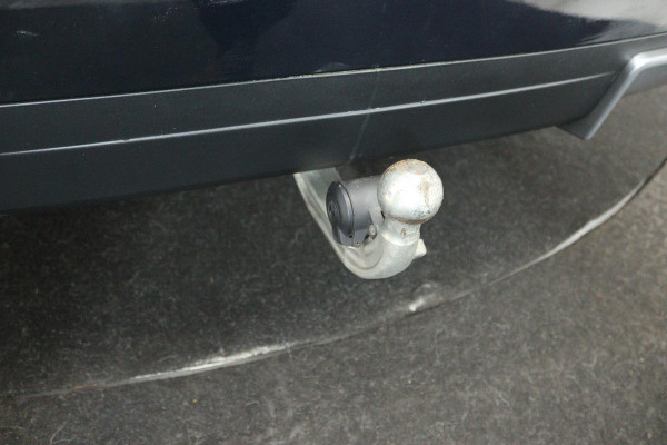 BMW iX3 High Executive 80 kWh (PANORAMADAK, SoH 97.7% TREKHAAK, SFEERVERLICHTING, STOELVERWARMING, ACHTERUITRIJCAMERA, NAVIGATIE)