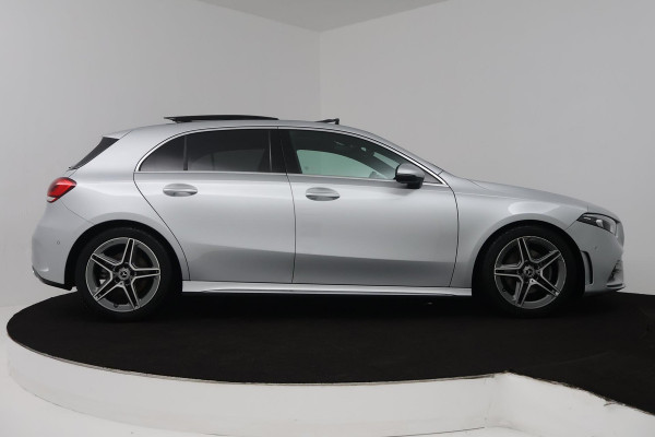 Mercedes-Benz A-Klasse 200 Business Solution AMG (PANORAMADAK, SFEERVERLICHTING, PARKEERSENSOREN, STOELVERWARMING)