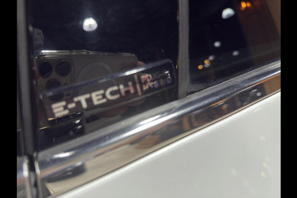 Renault Captur E-TECH Plug-in Hybrid Initiale Panoramadak | Leder | Bose | 360 Camera | Two Tone Dak |