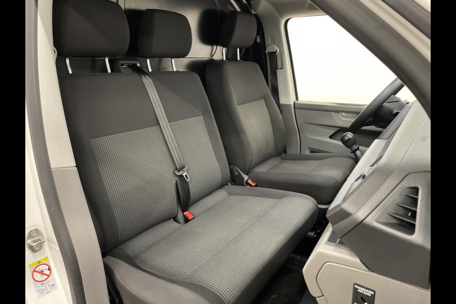 Volkswagen Transporter 2.0 TDI L2H1 Trendline Airco Cruise Control Trekhaak Regensensor