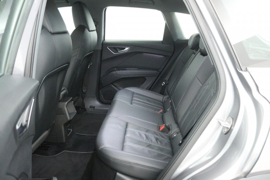 Audi Q4 e-tron 40 Launch edition Advanced Plus 77 kWh (TREKHAAK, STOELVERWARMING, ACHTERUITRIJCAMERA, CRUISE CONTROL ADAPTIEF)