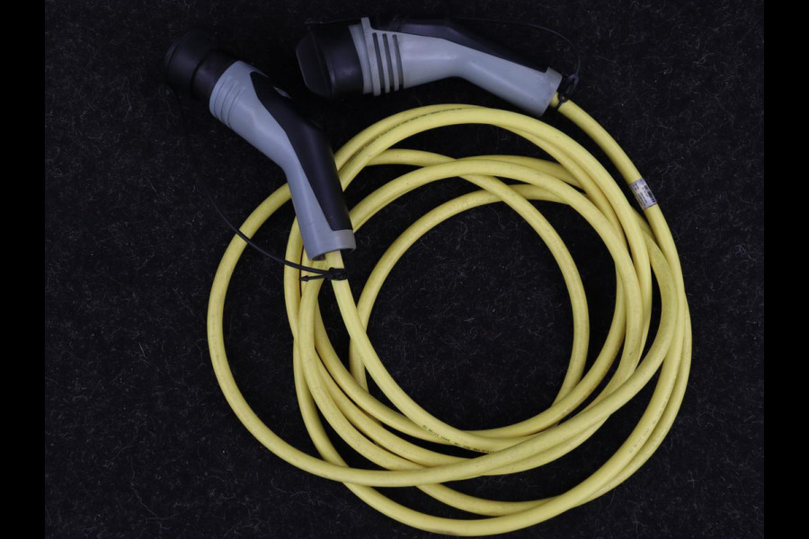 Volkswagen e-Golf E-Golf | Origineel NL | Leder | Stoelverwarming | Warmtepomp | Trekhaak | Camera | Adaptive cruise | DAB | Carplay | Navigatie | Full LED | Park Assist | Virtual Cockpit