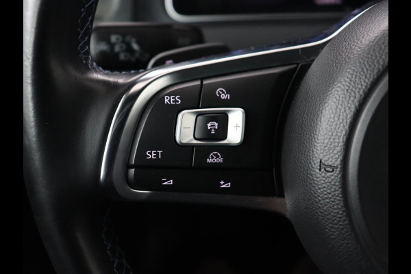 Volkswagen e-Golf E-Golf | Origineel NL | Leder | Stoelverwarming | Warmtepomp | Trekhaak | Camera | Adaptive cruise | DAB | Carplay | Navigatie | Full LED | Park Assist | Virtual Cockpit