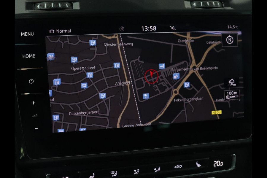 Volkswagen e-Golf E-Golf | Origineel NL | Leder | Stoelverwarming | Warmtepomp | Trekhaak | Camera | Adaptive cruise | DAB | Carplay | Navigatie | Full LED | Park Assist | Virtual Cockpit