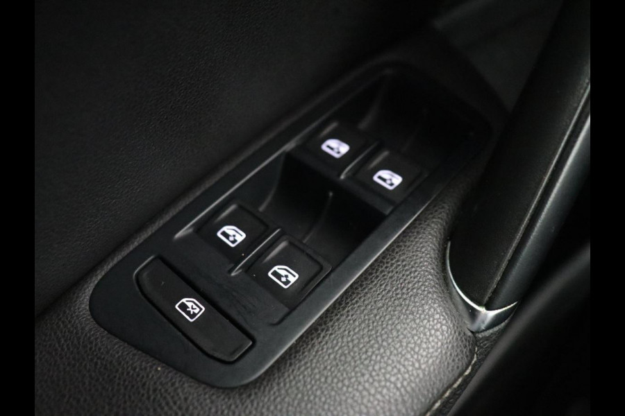 Volkswagen e-Golf E-Golf | Origineel NL | Leder | Stoelverwarming | Warmtepomp | Trekhaak | Camera | Adaptive cruise | DAB | Carplay | Navigatie | Full LED | Park Assist | Virtual Cockpit