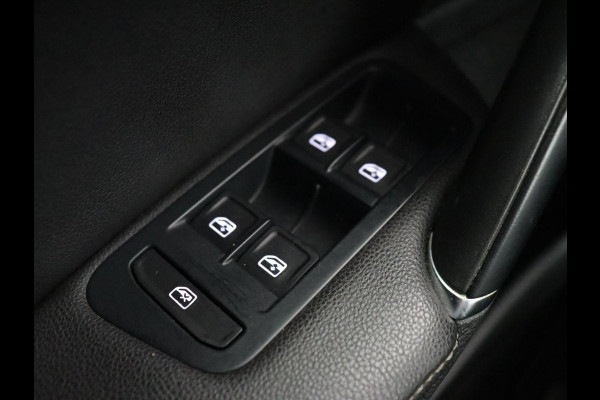 Volkswagen e-Golf E-Golf | Origineel NL | Leder | Stoelverwarming | Warmtepomp | Trekhaak | Camera | Adaptive cruise | DAB | Carplay | Navigatie | Full LED | Park Assist | Virtual Cockpit