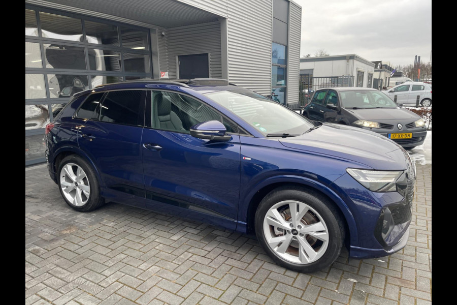 Audi Q4 e-tron 40 Launch edition S Competition 77 kWh 2X S-LINE PANO l MATRIX l CAMERA l ADAPT.CRUISE l ORG.NL l DEALER OND