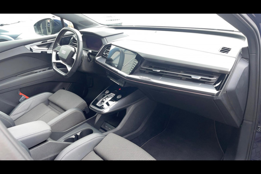 Audi Q4 e-tron 40 Launch edition S Competition 77 kWh 2X S-LINE PANO l MATRIX l CAMERA l ADAPT.CRUISE l ORG.NL l DEALER OND