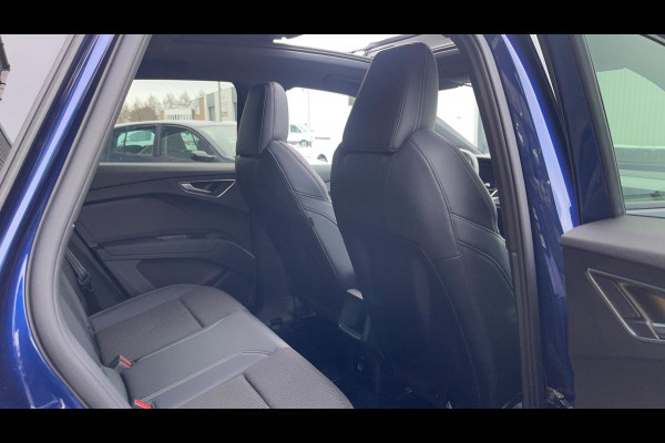 Audi Q4 e-tron 40 Launch edition S Competition 77 kWh 2X S-LINE PANO l MATRIX l CAMERA l ADAPT.CRUISE l ORG.NL l DEALER OND
