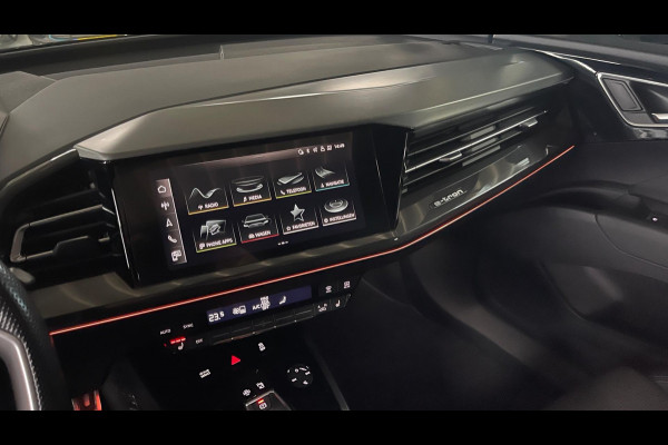 Audi Q4 e-tron 40 Launch edition S Competition 77 kWh 2X S-LINE PANO l MATRIX l CAMERA l ADAPT.CRUISE l ORG.NL l DEALER OND