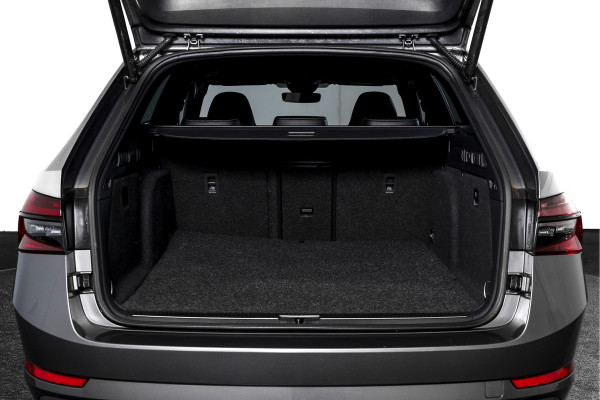 Škoda Superb Combi 1.4 TSI iV Sportline Business | Dig. Cockpit | Cruise | Stoel-+Stuurverw. PDC | Camera | App. Connect | ECC | Elek. Klep | LM 18" | 1944