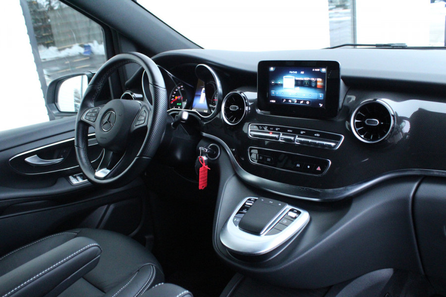 Mercedes-Benz V-Klasse 220d / Aut / Lang / AMG / DC / 2x Schuifdeur / MBUX (apple carplay) / Camera / NIEUWSTAAT